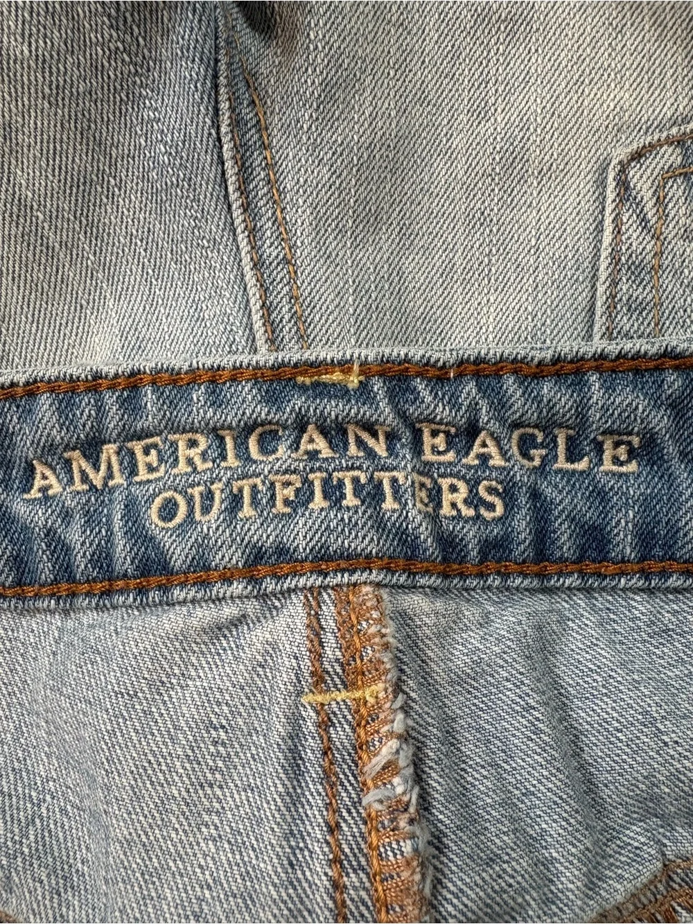 American Eagle Light Wash Hi-Rise Festival Shorts.  Size 4